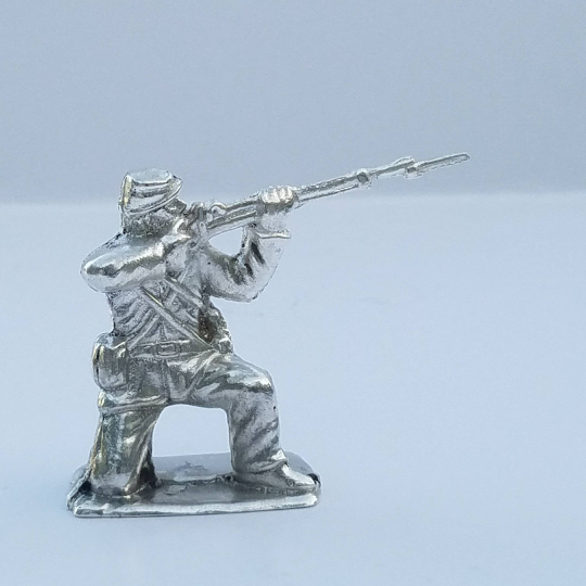 Civil war soldier Kneeling