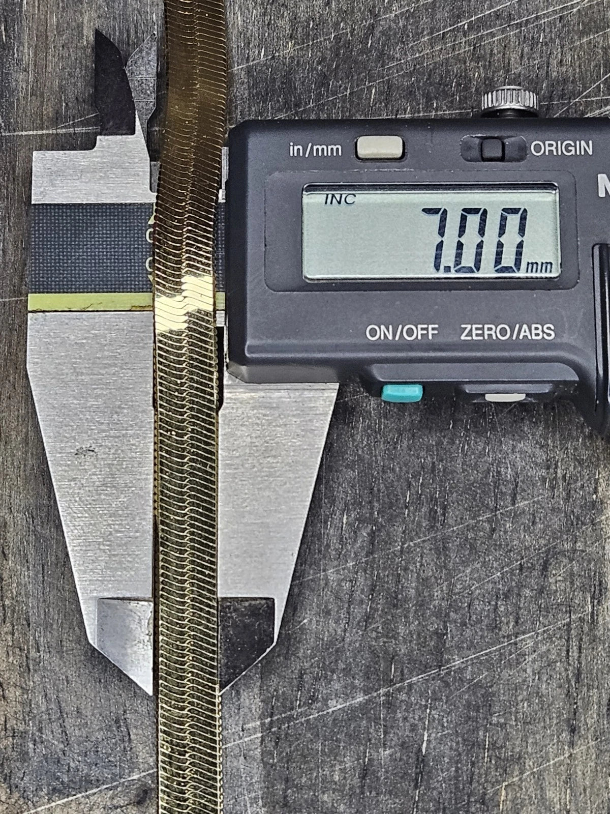 Vintage 10K Yellow Gold 7mm Herringbone Chain Necklace 20" 16.8g Israel Heavy